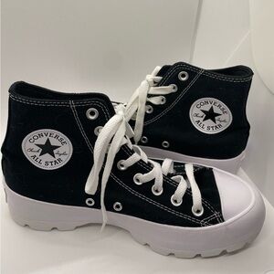 Chuck Taylor All Star Black Lugged Canvas Sneakers Size 8.5